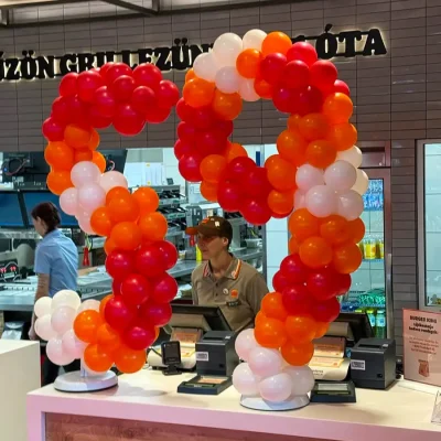 szolg-etteremmegnyito-002