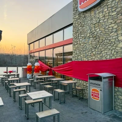 szolg-etteremmegnyito-004