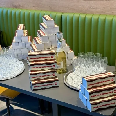 szolg-etteremmegnyito-005