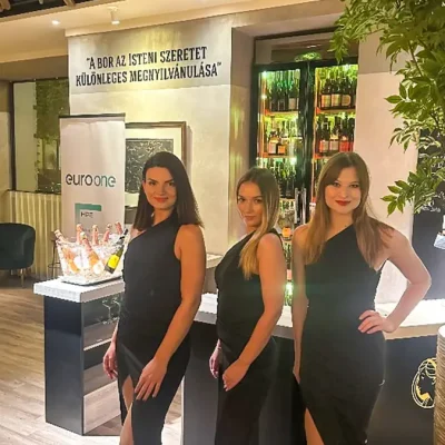 szolg-rendezvenyhostess-004