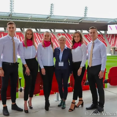 szolg-rendezvenyhostess-006